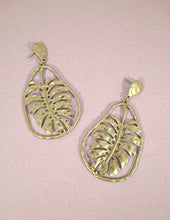 Load image into Gallery viewer, Monstera earrings Tropical plant Leaf earring Nature inspired floral leaves Post earrings
