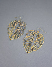 Load image into Gallery viewer, Monstera earrings Tropical plant Leaf earring Nature inspired floral leaves Long drop earrings