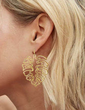 Load image into Gallery viewer, Monstera earrings Tropical plant Leaf earring Nature inspired floral leaves Long drop earrings