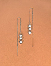 Load image into Gallery viewer, Mother of Pearl, Fresh Pearl, Real Pearl, Natural pearl, Drop Dangle earrings