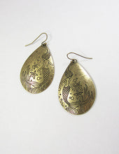 Load image into Gallery viewer, Mermaid Design Engraved Teardrop Shape Drop Dangle Earrings